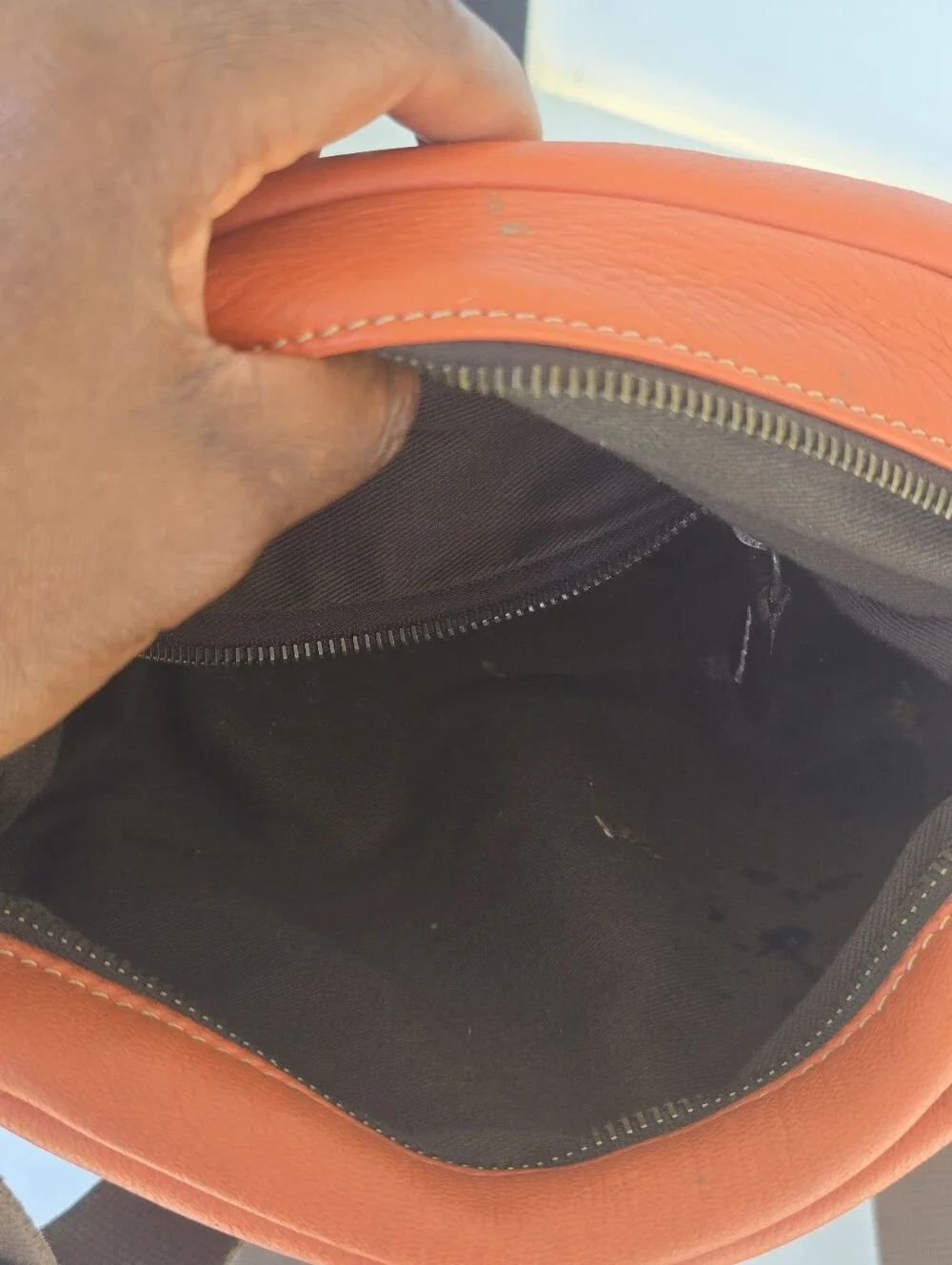 Dooney & Bourke Italy Leather Crossbody Messenger Bag Vintage Old Money Y2k